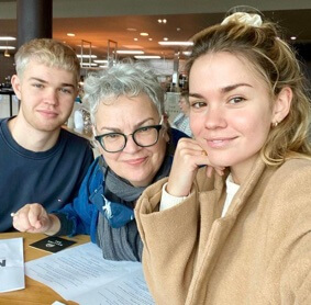 Charlie Mitchell with his mother Jill Mitchell and sister Maia Mitchell 